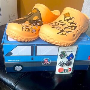 NWT The originalnal muck boot co. Croc